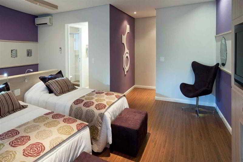酒店 Mercure Pamplona 4*