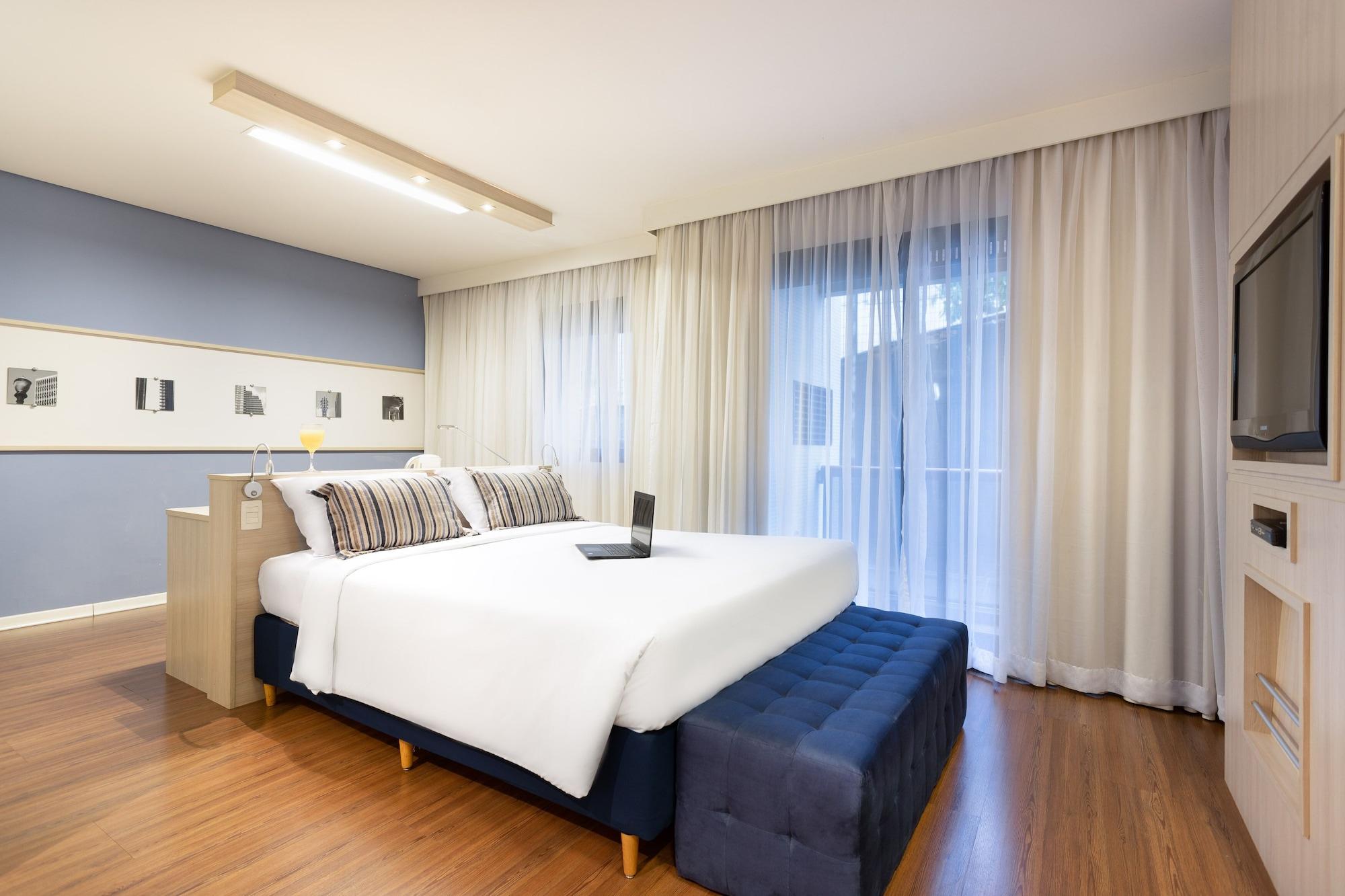 Mercure Pamplona 酒店